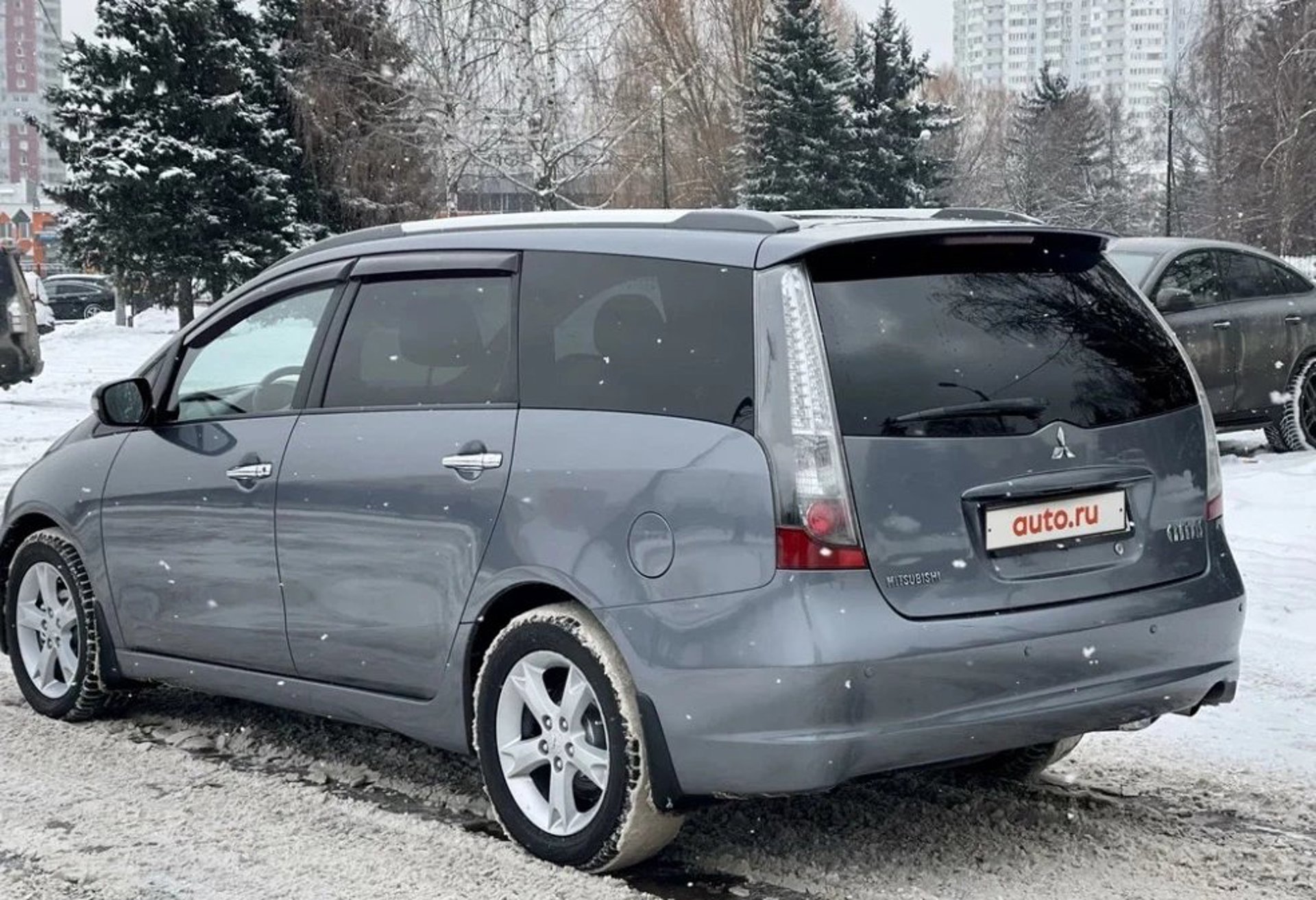 Mitsubishi Grandis 2007